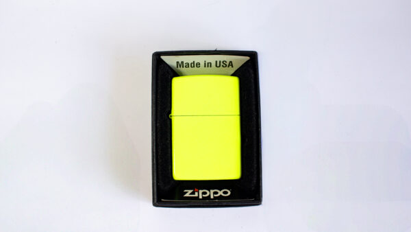 ISQUEIRO ZIPPO ORIGINAL AMARELO NEON
